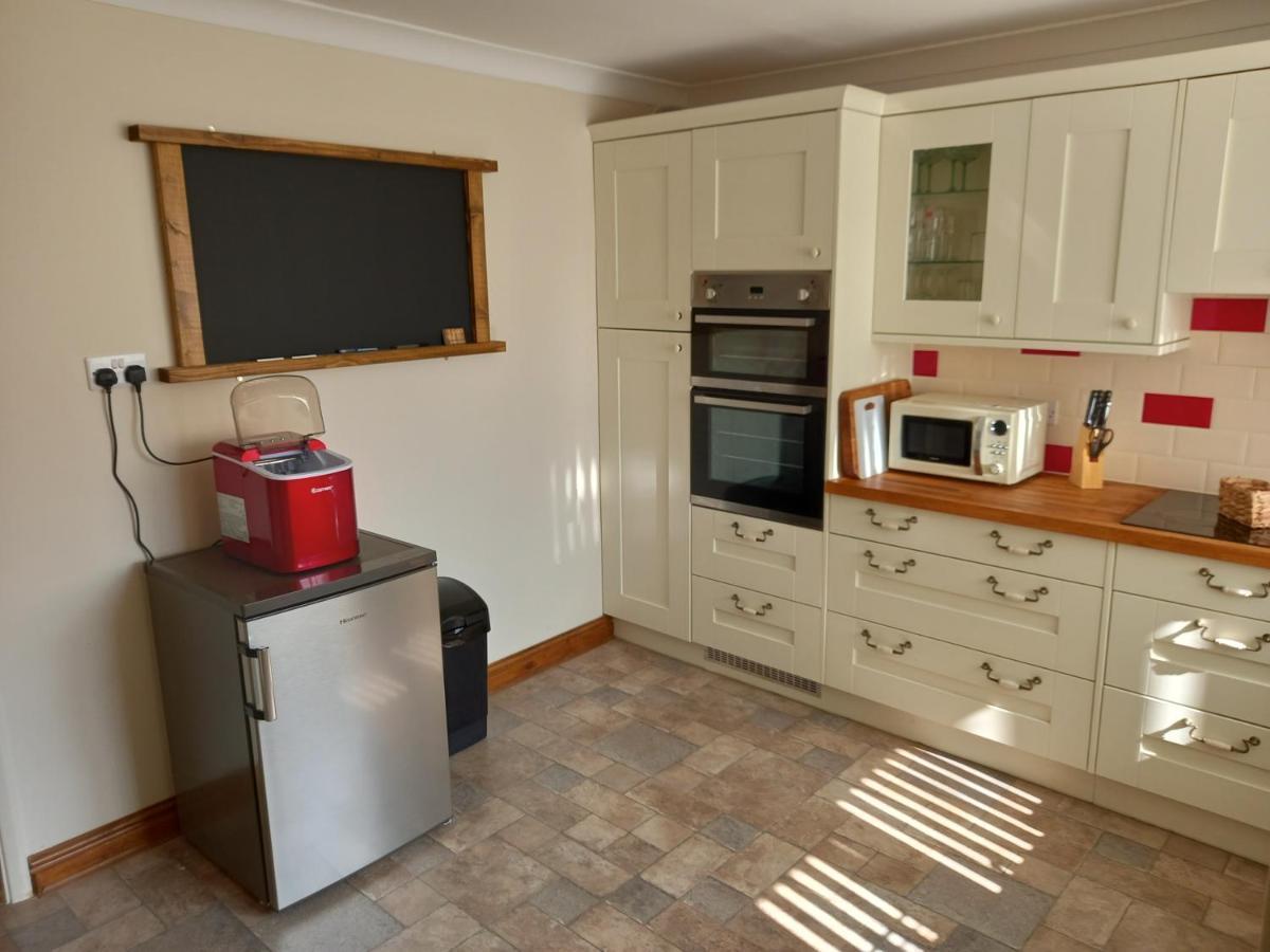 Pet Friendly Beautiful Detached Cottage Close To Spurn Point, Easington And Withersea Kingston upon Hull Zewnętrze zdjęcie